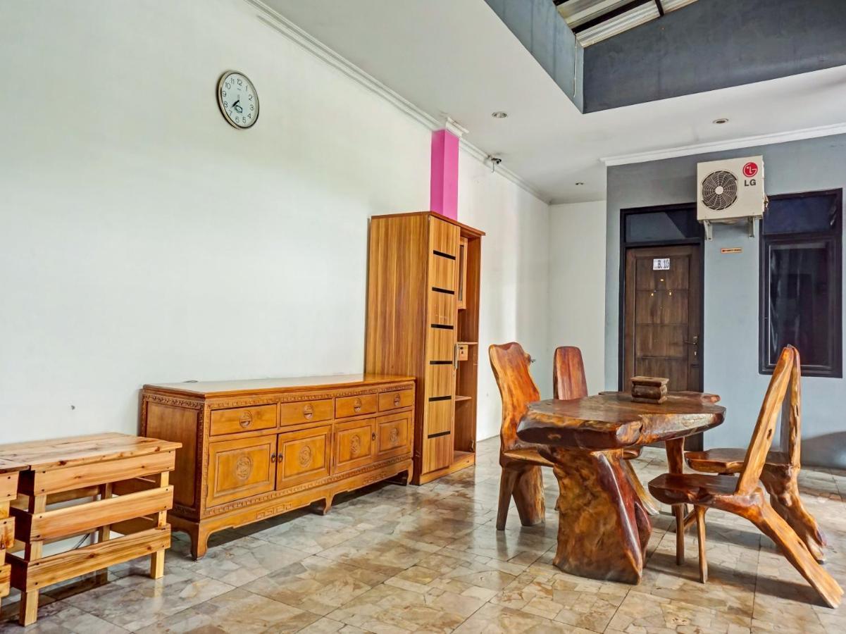 Super Oyo 90187 Puri Allisa Syariah Serang Luaran gambar