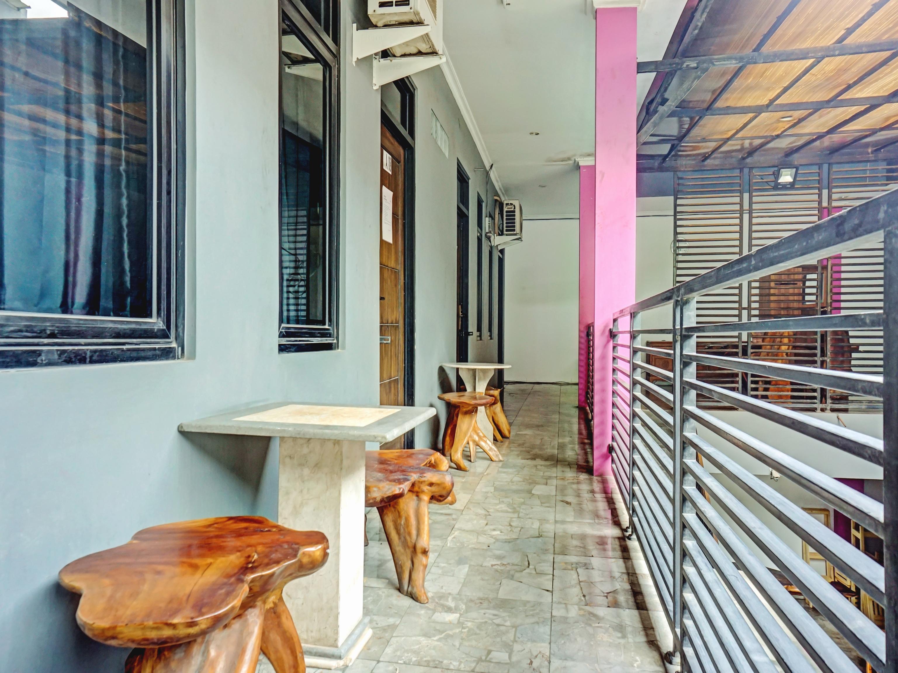 Super Oyo 90187 Puri Allisa Syariah Serang Luaran gambar